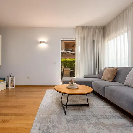 Apartment Adara